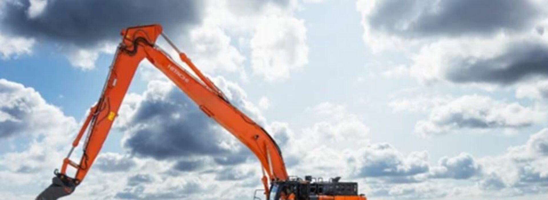 New ZX490LCH-7 super long front excavator from Hitachi - DredgingToday