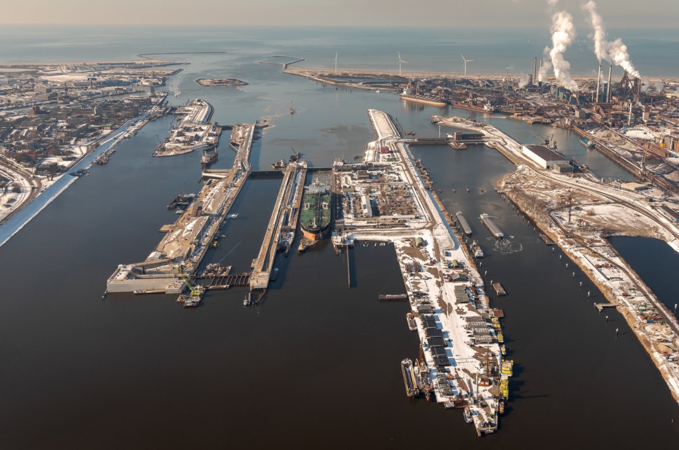 New sea lock IJmuiden