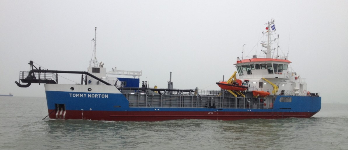 Hopper dredge Tommy Norton