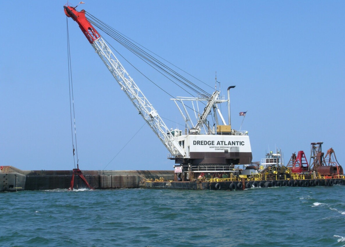 Norfolk Dredging's 38 Cubic Yard Clamshell Dredge Atlantic